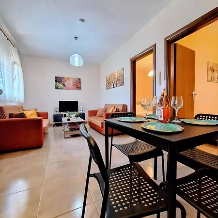 Holiday home Lemon Tree House *