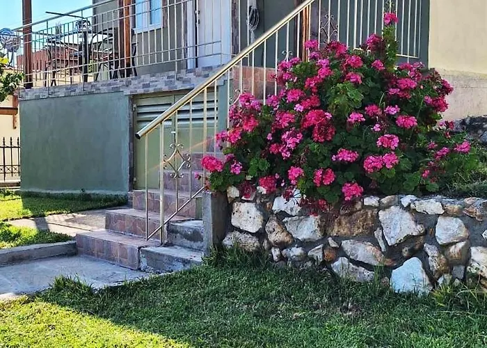 Lemon Tree House * Skála Marión